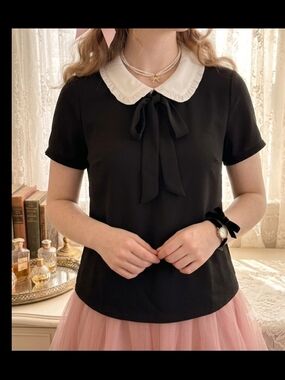 CeCe Black Short-Sleeve Top White Ruffled Peter Pan Collar & Bow (M) Coquette
